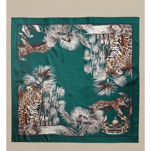 Banana Republic Signature Silk Scarf 30 X 30 Forest Green Cheetah - Picture 1 of 4
